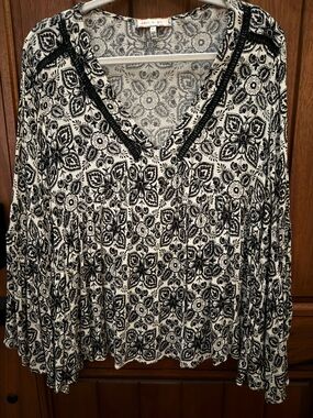 Anthropologie Eri + Ali black and white top
